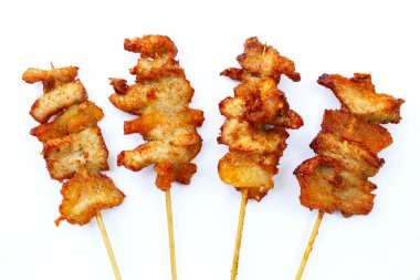 Şişte kızarmış domuz eti. Lezzetli yemek.