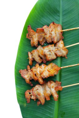 Şişte kızarmış domuz eti. Lezzetli yemek.