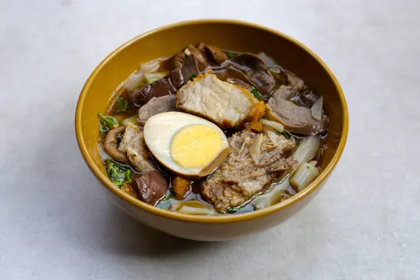 Rolled rice noodle, Pork soup with egg