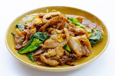 Soya soslu pilavlı erişte ve domuz eti.