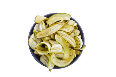 Muz cipsi, kızarmış muz, yeşil kabuklu.