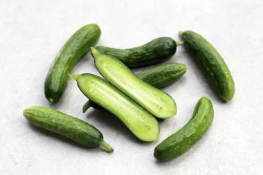 Taze salatalık, sağlıklı beslenmek için sebze.