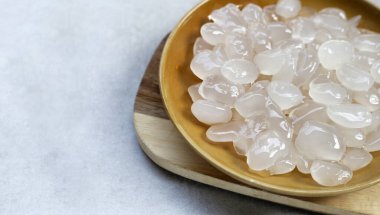 Şerbetli şeker çekirdeği