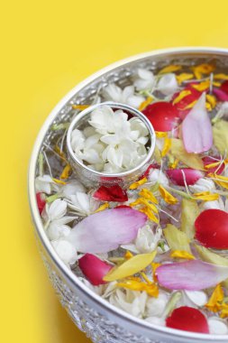 Çiçekli su. Tayland geleneği, Songkran festivali konsepti