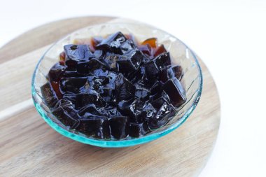 Çim jölesi, bitkisel tatlı. Mesona çingenesi.