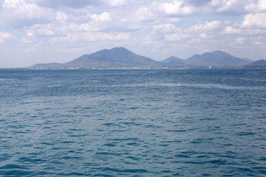 Yaz zamanı, güzel mavi deniz