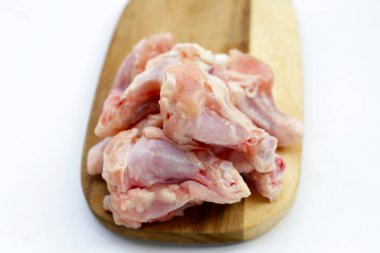 Taze çiğ tavuk kanatları (wingstick)