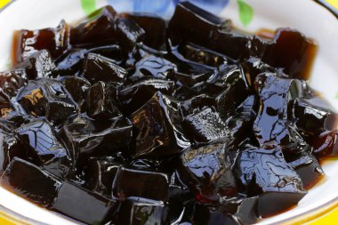 Çim jölesi, bitkisel tatlı. Mesona çingenesi.