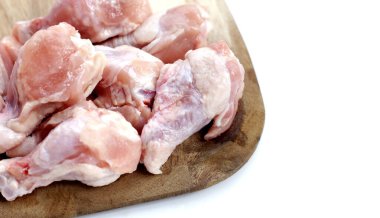 Taze çiğ tavuk kanatları (wingstick)