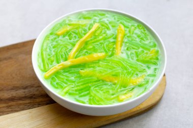 Hindistancevizi sütlü erişteli tatlı