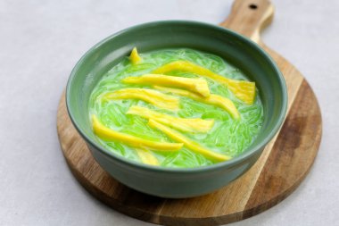 Hindistancevizi sütlü erişteli tatlı