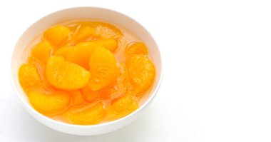 Mandalina portakalı ve tatlı şurubu.