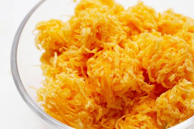 Tayland çıtır çıtır tatlı yumurta ipliği (Foi Thong Krob)