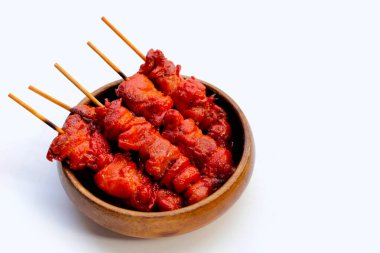 Tayland usulü ızgara tavuk. Tayland tavuk şişi sokak yemeği.