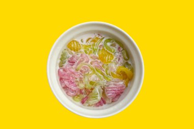 Hindistan cevizi sütlü Tayland tatlısı.