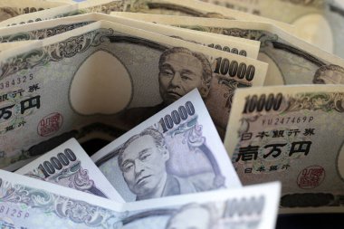 On bin Yen, Japon Yen Notları