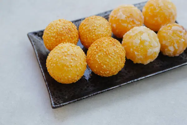 stock image Thai snack, Fried mung bean stuffed balls