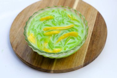 Hindistancevizi sütlü erişteli tatlı