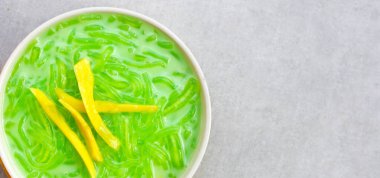 Hindistancevizi sütlü erişteli tatlı