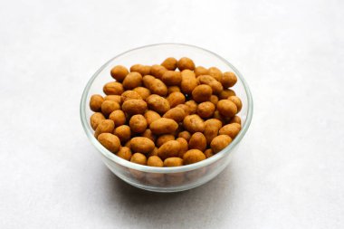 Hindistan cevizi kremalı fıstık ezmesi.