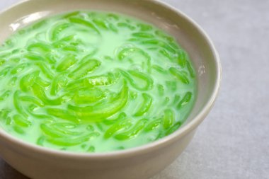 Hindistancevizi sütlü erişteli tatlı