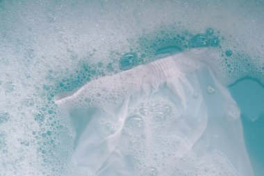 Yıkamadan önce bezi ıslat, beyaz bez.