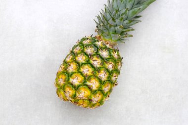 Taze taze ananas, sulu tropikal meyve