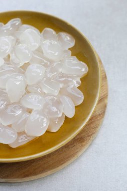 Şerbetli şeker çekirdeği