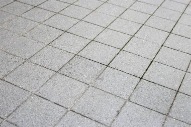 Gri beton blok, patika yolu.