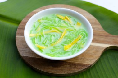 Hindistancevizi sütlü erişteli tatlı