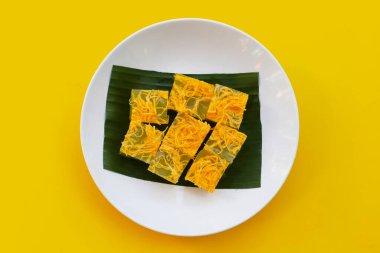 Tayland usulü yumurta, diş ipi jölesi