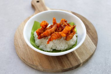 Kızarmış domuz eti yapışkan pirinç