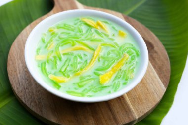 Hindistancevizi sütlü erişteli tatlı