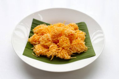 Tayland çıtır çıtır tatlı yumurta ipliği (Foi Thong Krob)