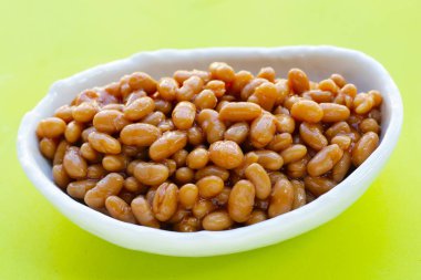 Domates soslu fırında fasulye.