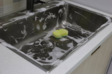 Mutfak lavabosu konseptini temizlemek