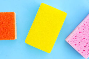 Mutfak bulaşık süngeri temizliyorum. Boşluğu kopyala