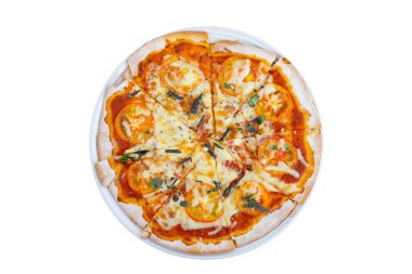 Beyaz arka planda beyaz tabakta pizza..