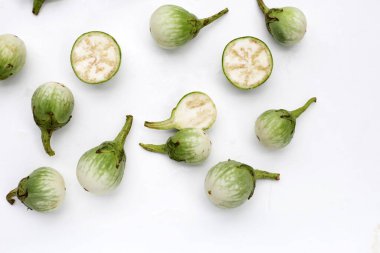 Tayland yeşili patlıcan, taze organik sebze