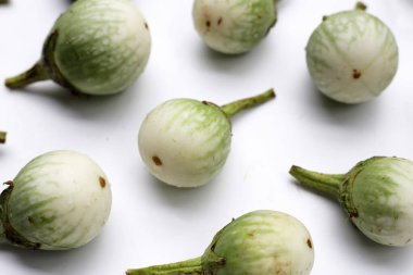 Tayland yeşili patlıcan, taze organik sebze