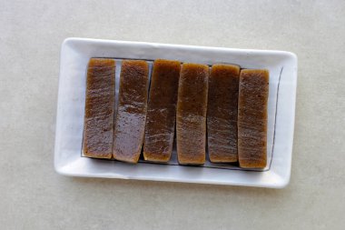 Deniz yosunuyla karıştırılmış Konjac tatlı patates keki