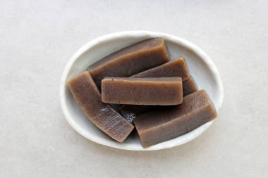 Deniz yosunuyla karıştırılmış Konjac tatlı patates keki