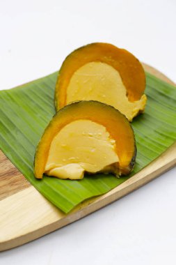 Balkabağında kremalı yumurta.