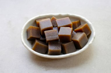 Deniz yosunuyla karıştırılmış Konjac tatlı patates keki