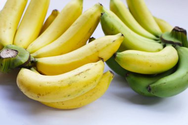 Muz meyveleri, lezzetli olgun muzlar.