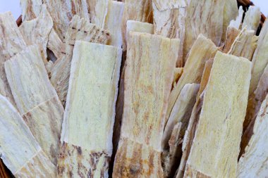 Kurumuş Astragalus veya Radix Astragali