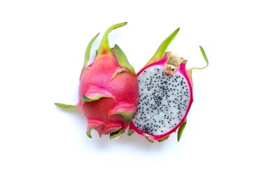 Ejderha meyvesi, pitaya beyaz arka planda izole.