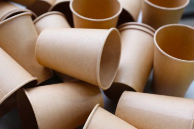 Kahverengi kağıt bardaklar, tek kullanımlık bardaklar
