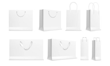 Kağıt alışveriş torbası gerçekçi beyaz mağaza paketlerinin izole edilmiş vektör çizimi. Boş alışveriş çantaları şablonları, süpermarket alışveriş çantaları. Hediye çantaları, satış ürünleri