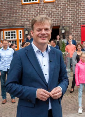 ENSCHEDE, NETHERLANDS - JUL 05, 2020: Hollandalı politikacı Pieter Omtzigt Temsilciler Meclisi 'nin en popüler politikacısıdır.